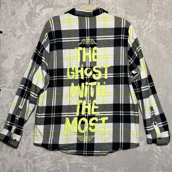 Cakeworthy Beetlejuice Flannel Unisex L The Ghost With The Most Halloween RARE - Picture 8 of 11